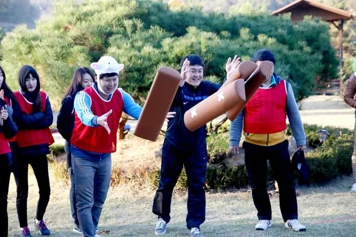 제이앤비그룹 야외 미션! 윷놀이 현장 사진 1